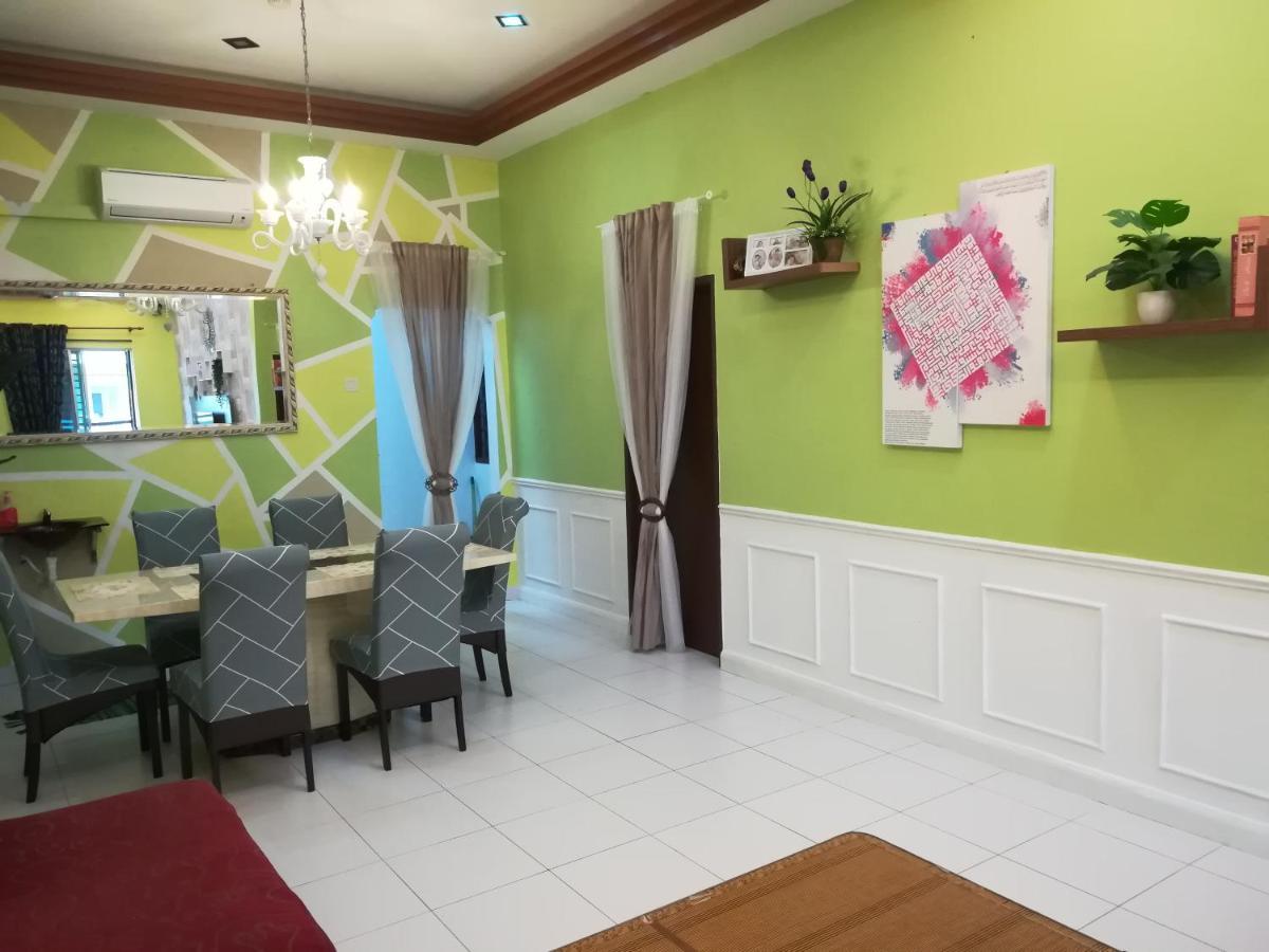 D Wangi Homestay Pasir Gudang At Ecotropic Luaran gambar